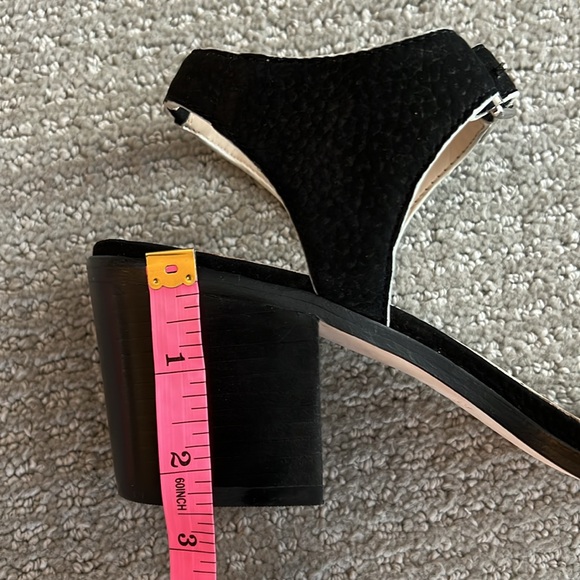 NWOT Elizabeth and James Ryann Low Heel Sandals - Picture 9 of 10